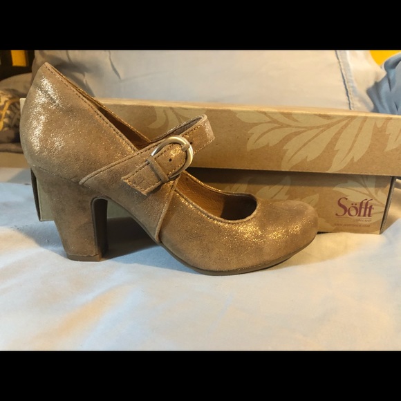 Sofft Miranda Mary Jane heels; soft gold shimmer - Picture 2 of 7
